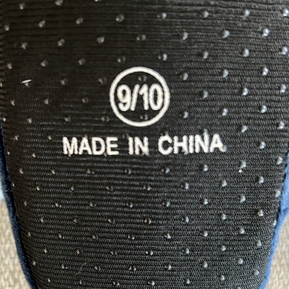 NWT Bluey and Bingo Unisex Toddler Plush House Slippers Size KIDS  9-10 - Picture 5 of 6